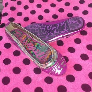 Betsey Johnson Betseyville pink/gold tribal flats!