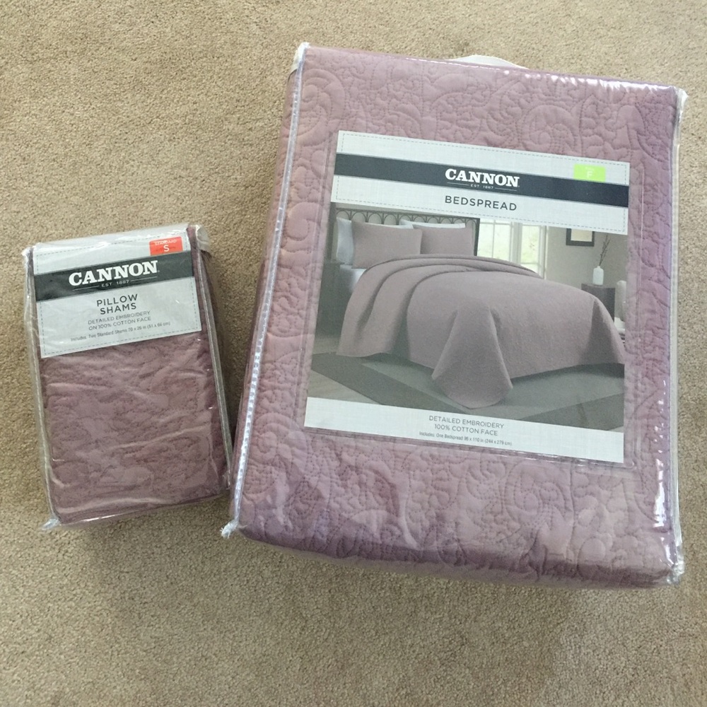 NEVER OPENED: Full size Cannon bedspread/shams