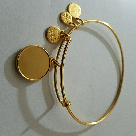 Photos of both sides - Picture 2 of 2