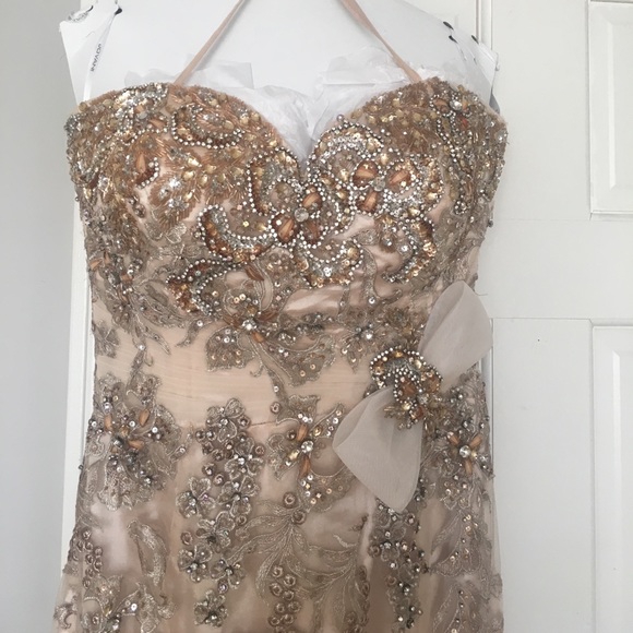 Beautiful Champagne gown. Mother of bride/prom - Picture 2 of 8