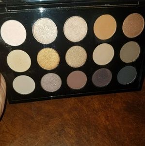 MAC 15 shadow palette