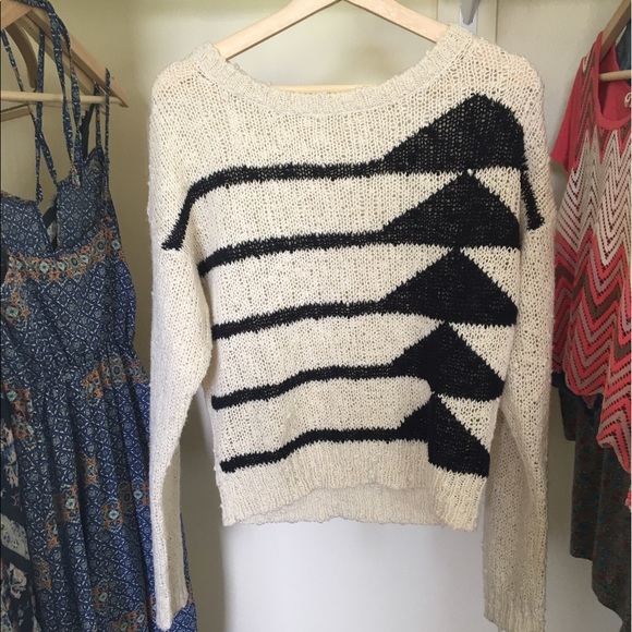 Horizontal Patterned Sweater - Picture 2 of 4