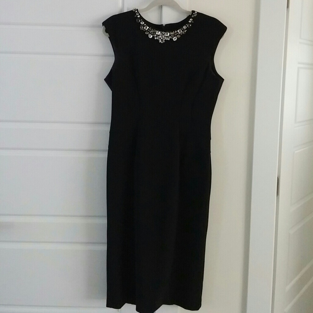 Classic Rhinestone collar Sheath dress