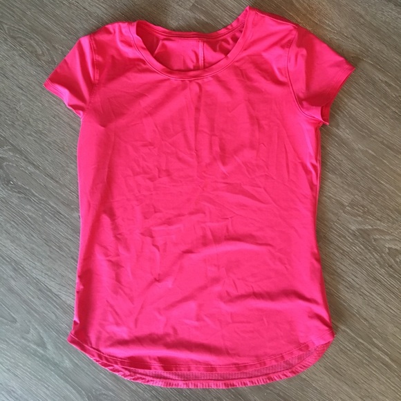 Women's Under Armour Pink Tee - Picture 1 of 3