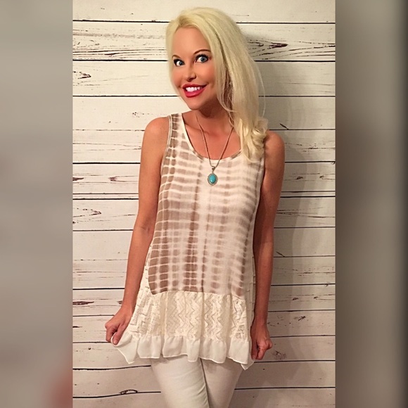 LAST ONE Beautiful taupe tie dye lace detail top - Picture 2 of 4