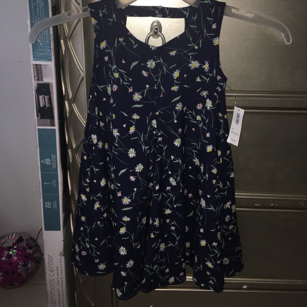 Dress - Picture 2 of 4