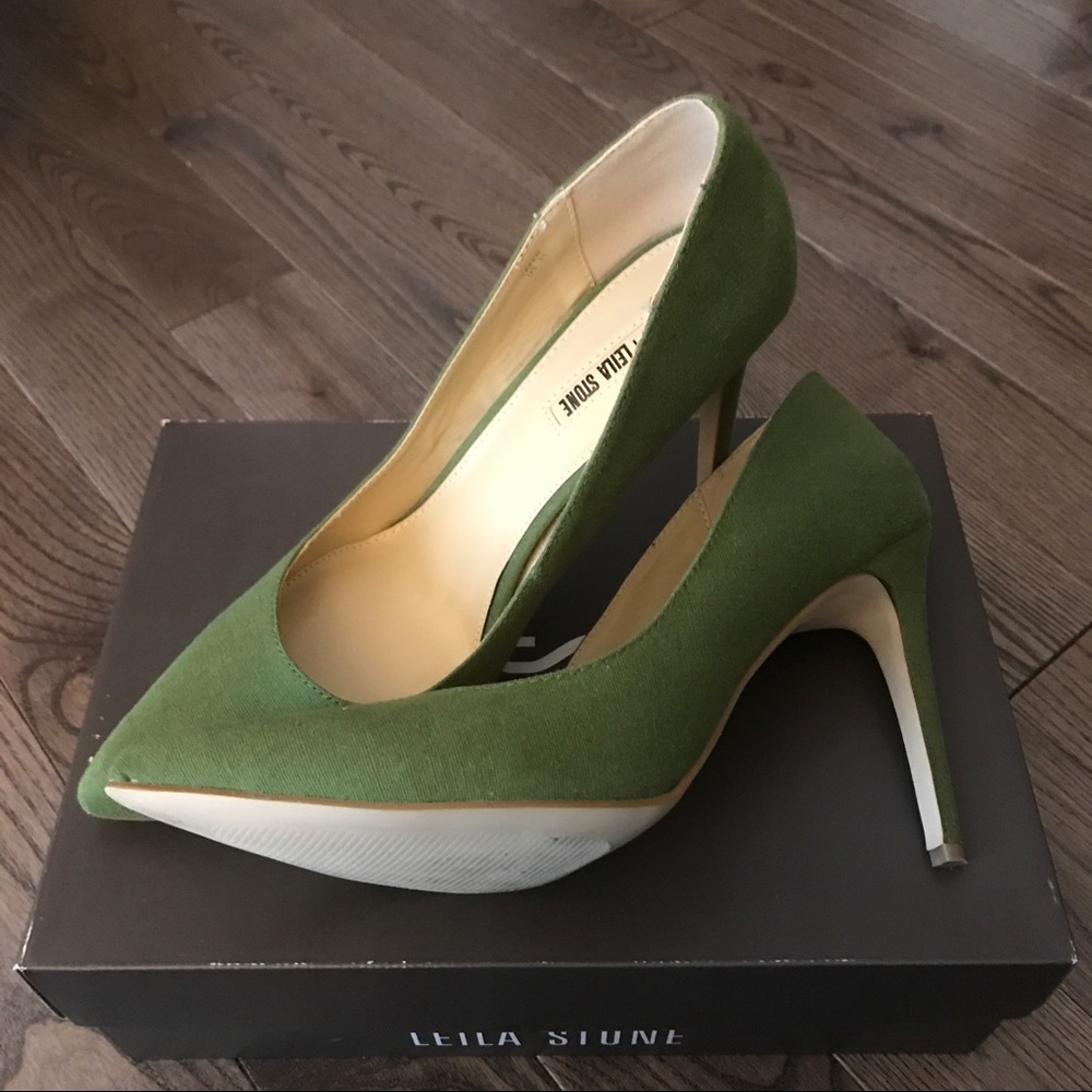 Leila Stone Laken pumps in Pesto suede