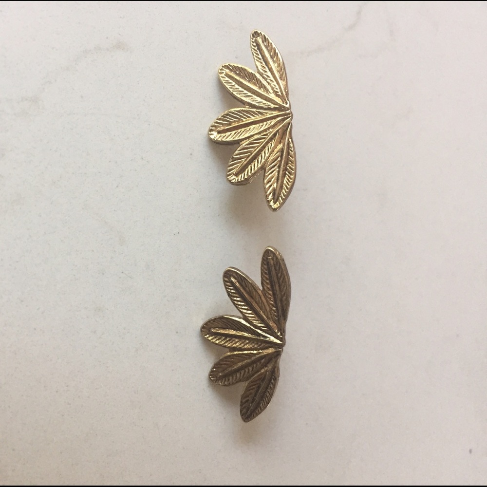 House of Harlow leaf earrings