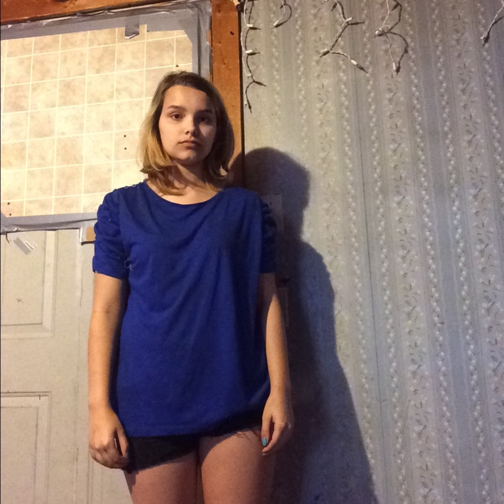 Blue mid long sleeve shirt, rarely ever worn