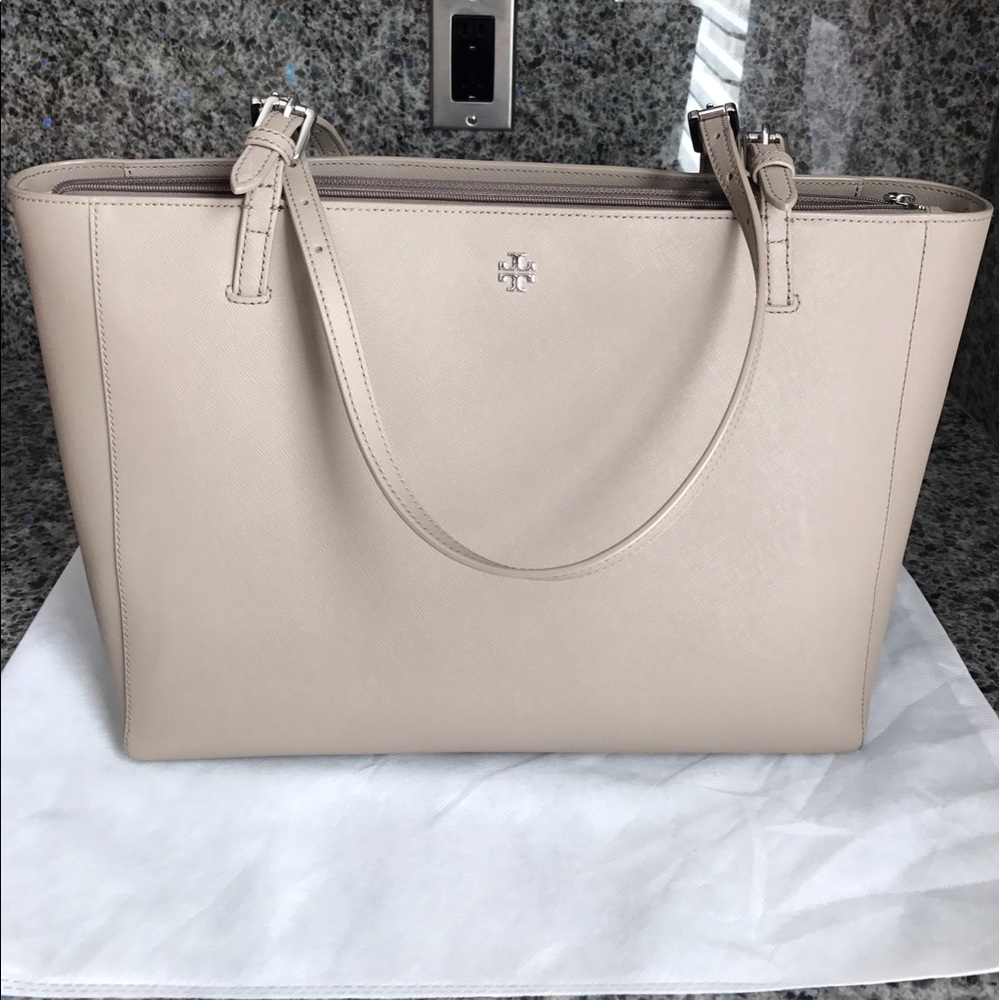 Tory Burch 'York' Buckle Tote