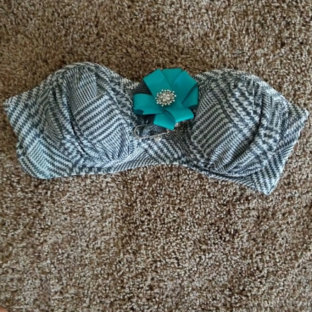 Betsey Johnson bikini top grey plaid M medium
