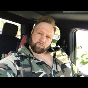 Meet your Posher, Adnan