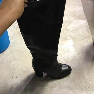 Black boots high heel