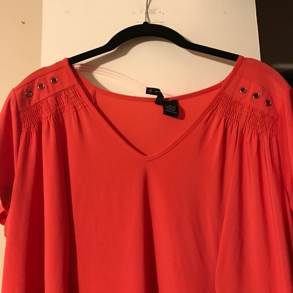Beautiful coral blouse worn once - Picture 2 of 4