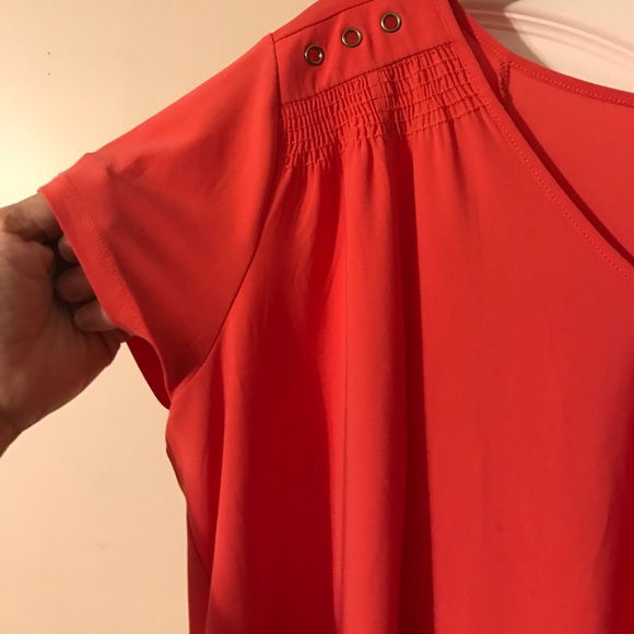 Beautiful coral blouse worn once - Picture 3 of 4