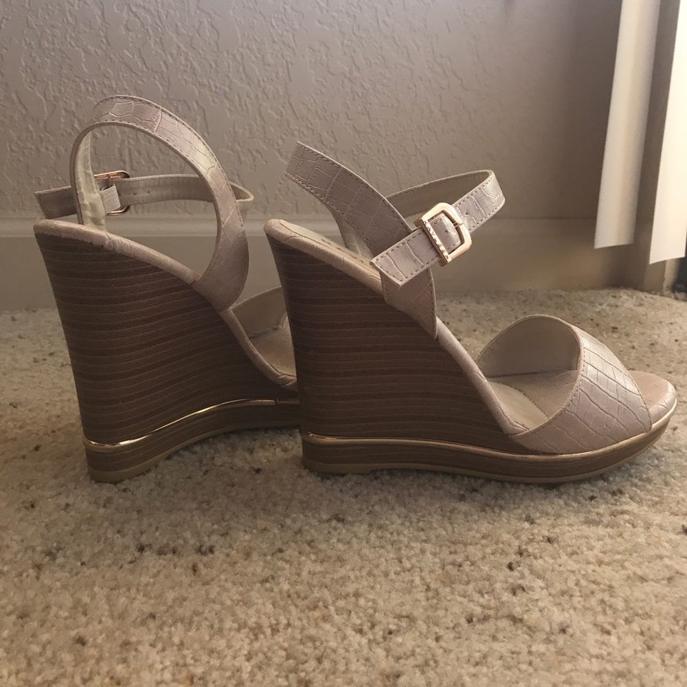 Kayleen By Los Angeles Wedge Sandals