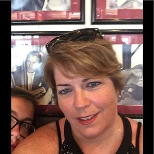 Meet your Posher, April