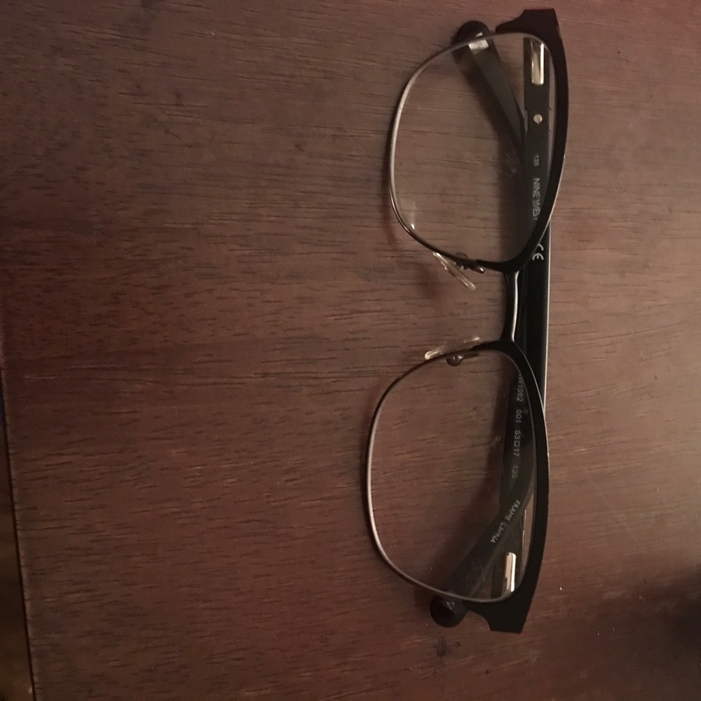 Nine West glasses with no perceptions