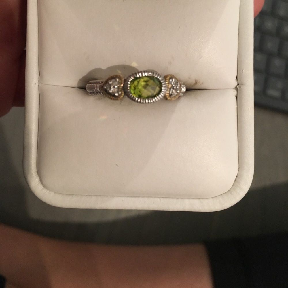 Judith ripka sterling silver green stone ring