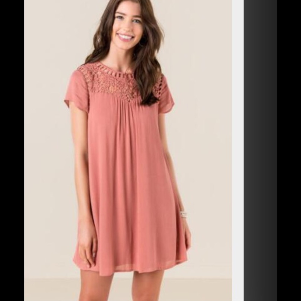 New Francesca's Rose Shift Dress