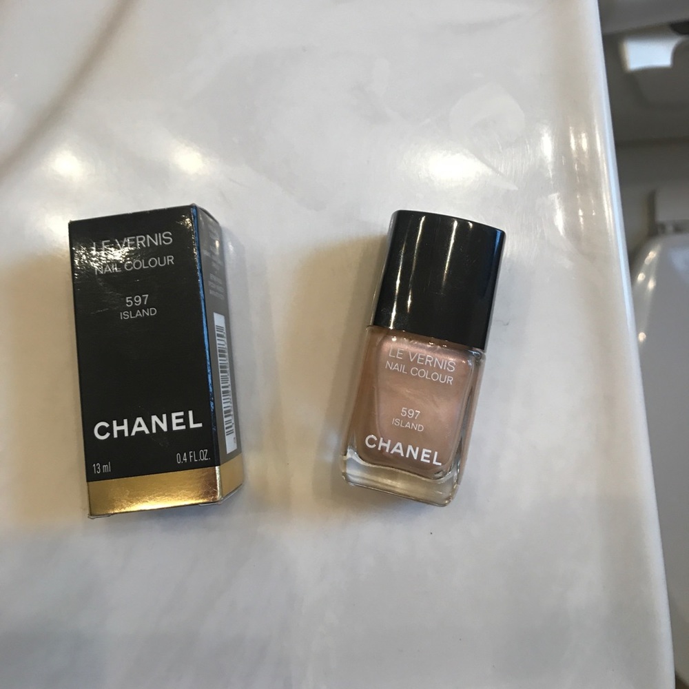 Chanel nail polish