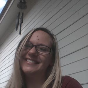 Meet your Posher, Crystal