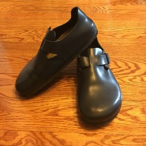 Birkenstock London Shiny black leather