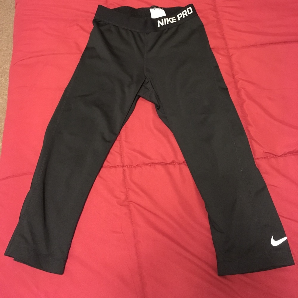 Nike Pro capris