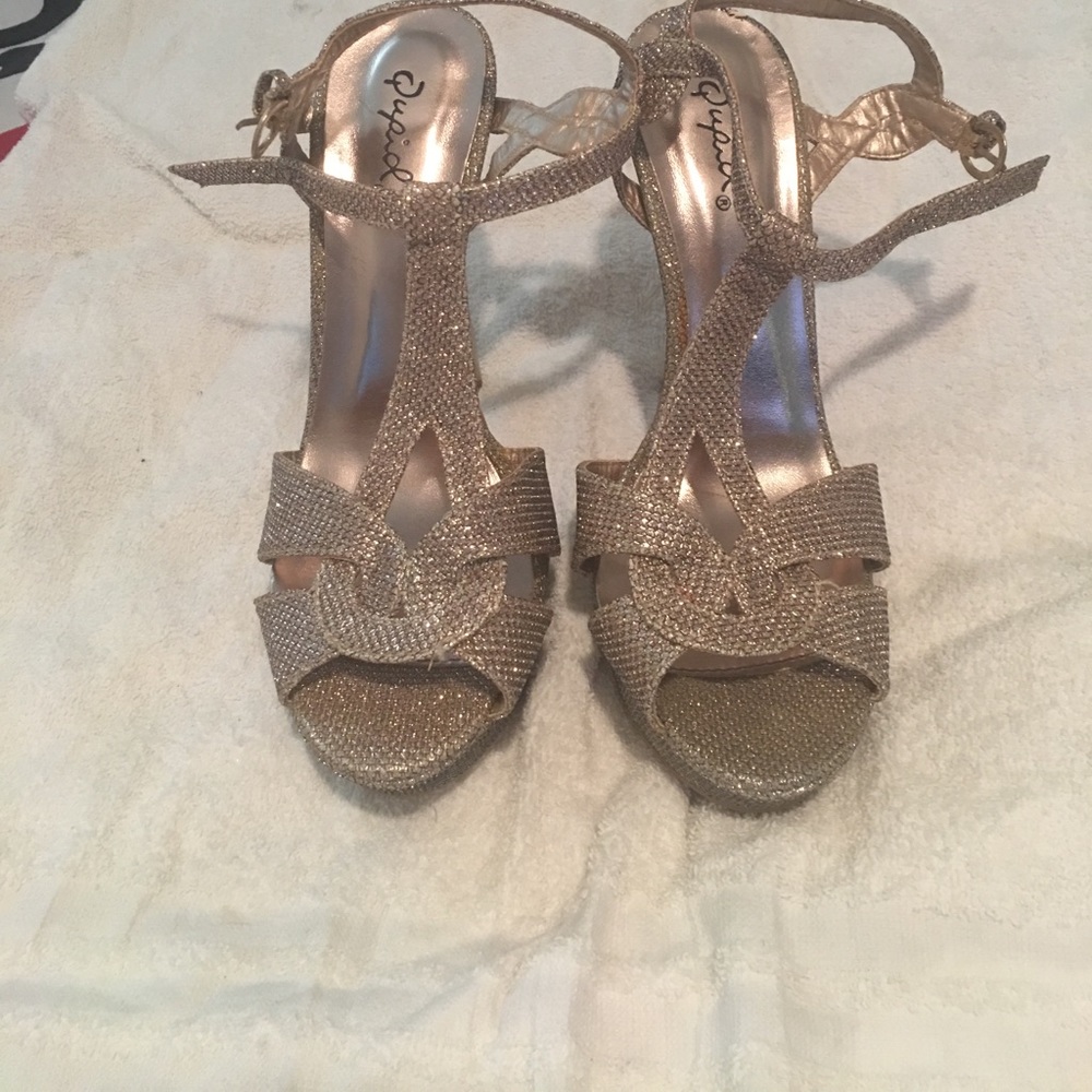 Very nice heels for a wedding or a dinner