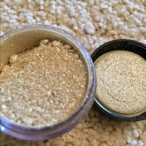 MAC Cosmetics White pigment