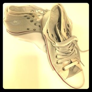Converse ALL- Star high tops size 8 almost new