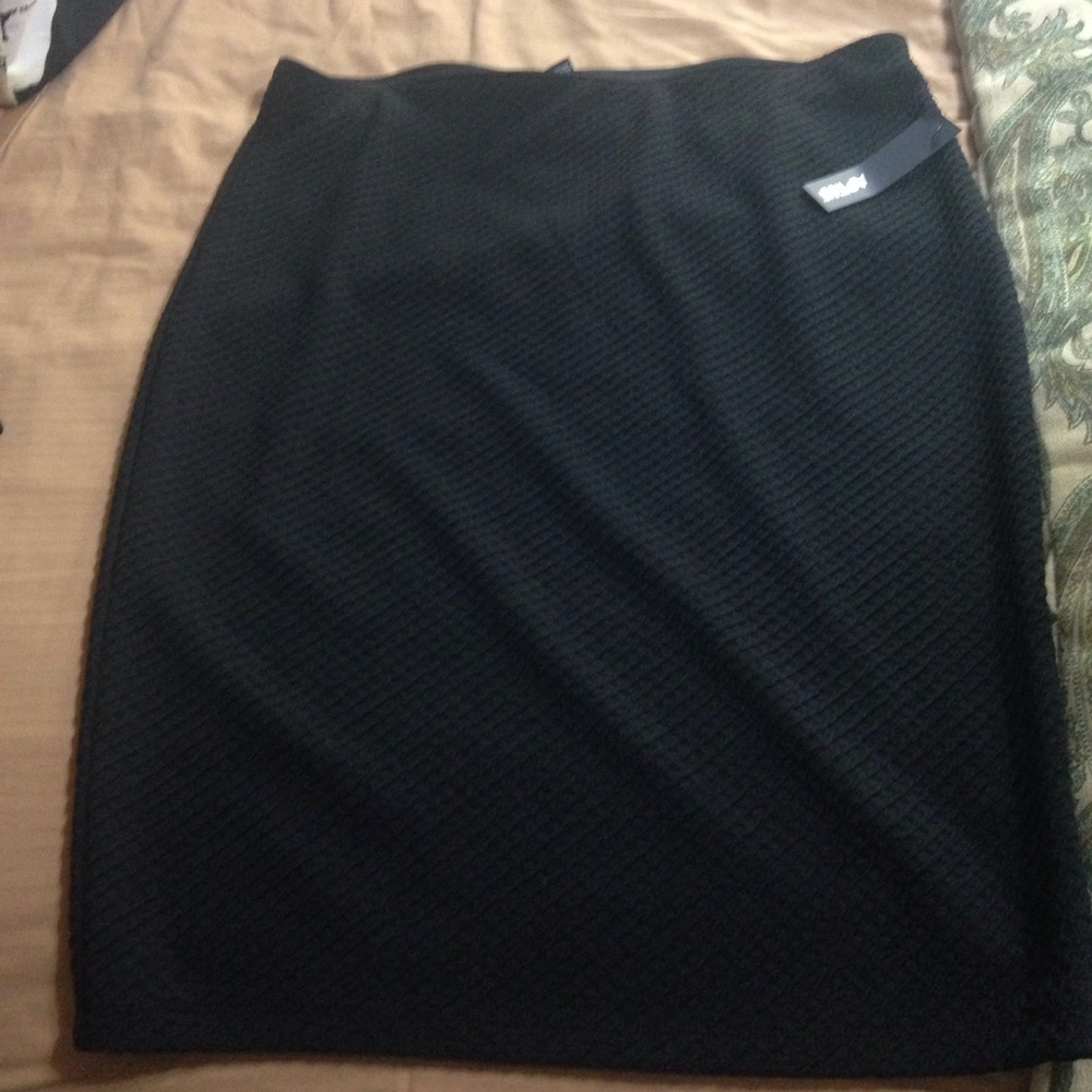 Black pencil skirt BNWT