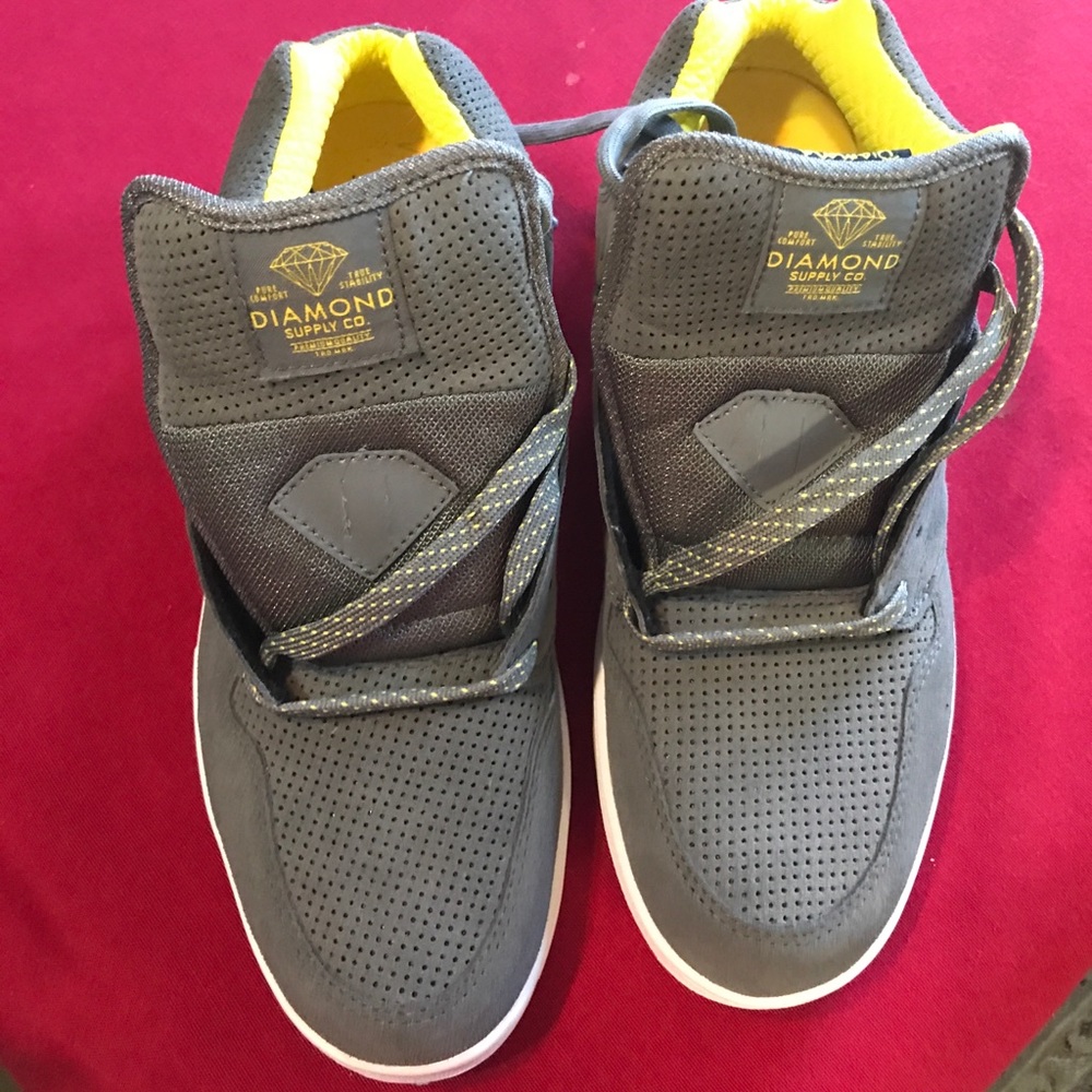Diamond supply shoe