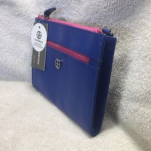 Recycle Leather Wristlet 💙