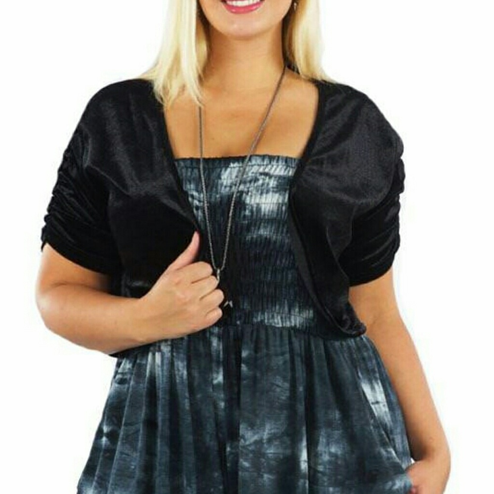 Black ruched sleeve velvet shrug 28/30 4X/5X