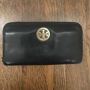 Authentic Tory Butch Wallet