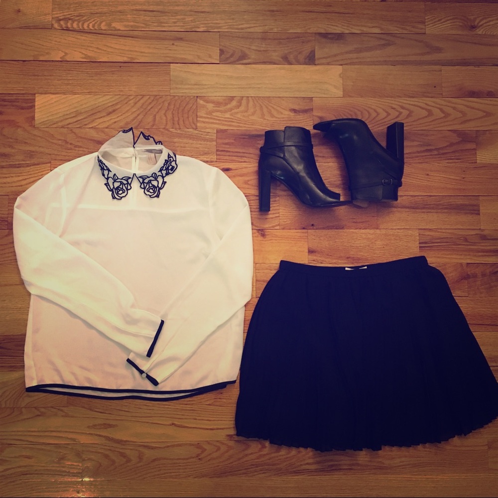 BCBGGeneration Black Pleated Chiffon Skirt