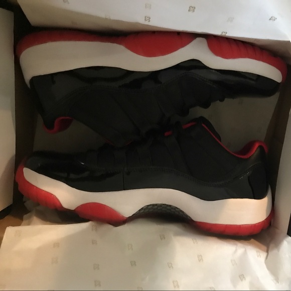 Air Jordan 11 retro low 8.5 - Picture 2 of 3