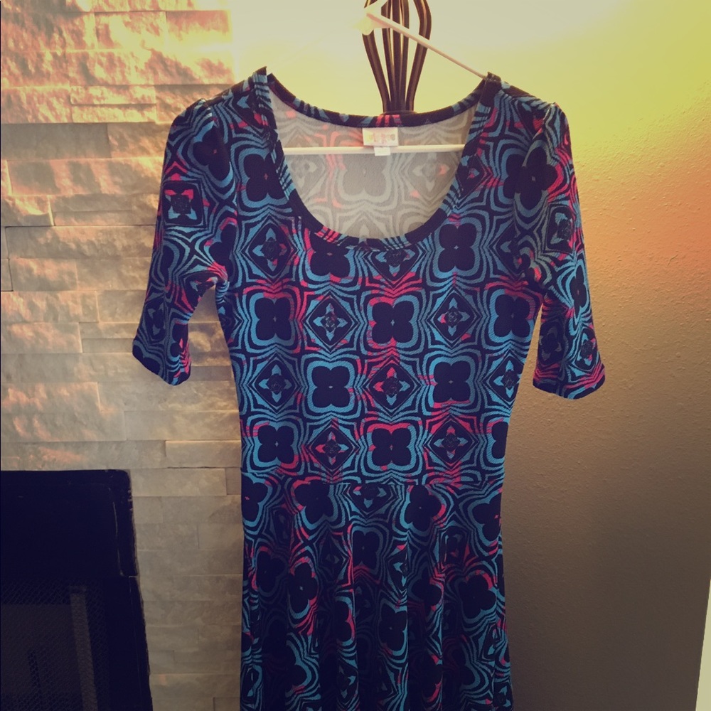 Gorgeous Lularoe small Amelia dress