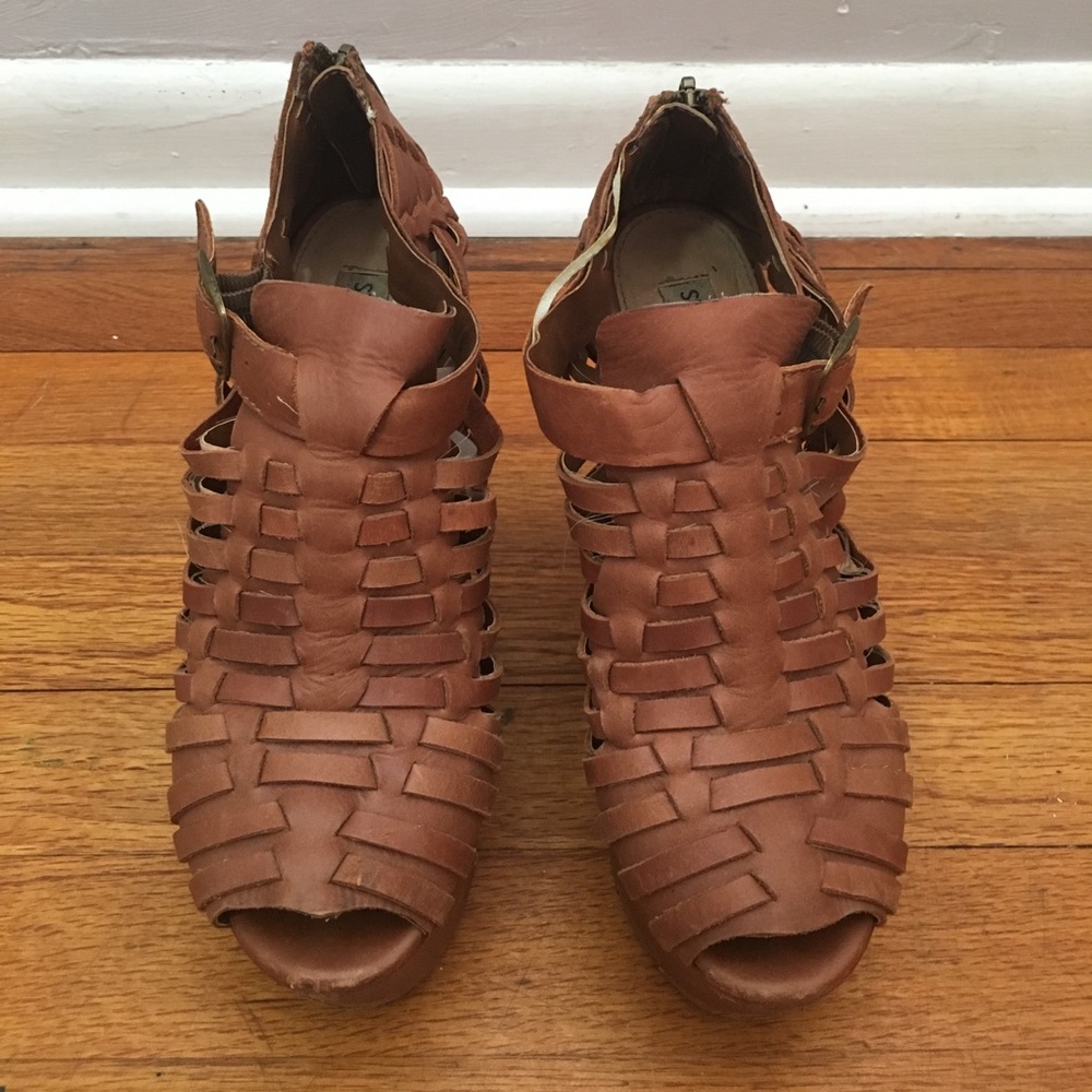 Steve Madden woven wedges
