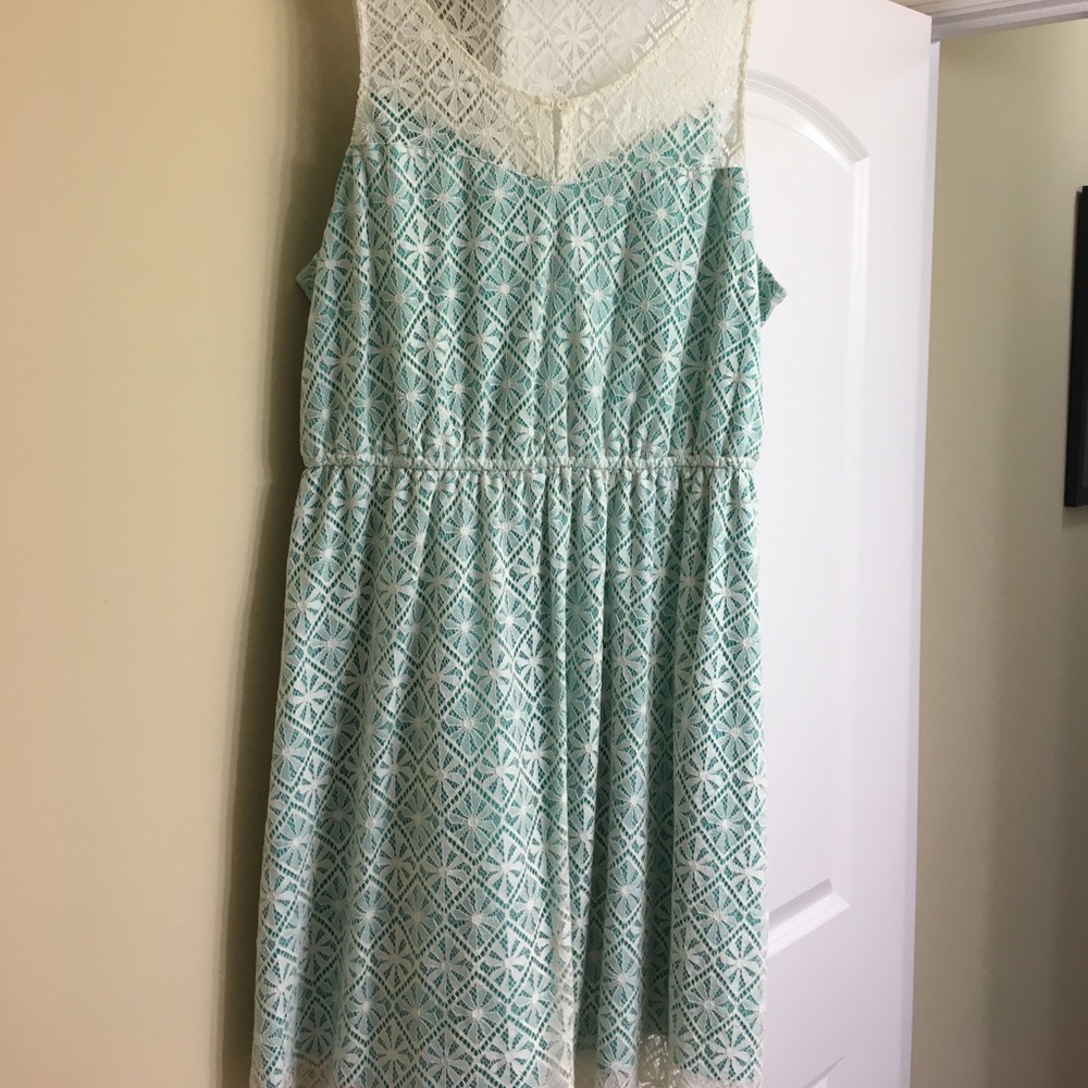 Lace and teal dress - Picture 2 of 2