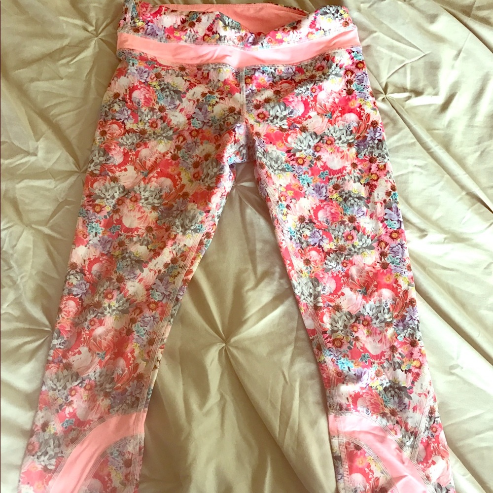 Flower printed lululemon capris