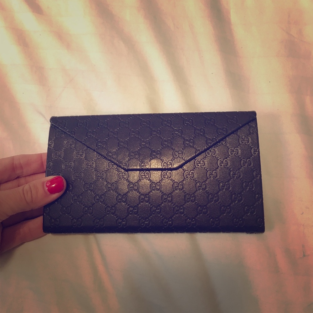 Gucci wallet/sunglasses case