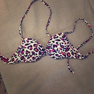 Padded leopard bikini top