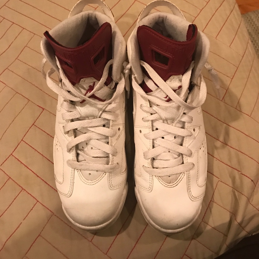 jordan maroon 6s in decent condition 7/10
