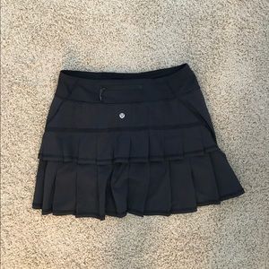 lululemon skirt/skort (size 6)