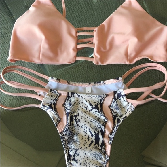 ✨Baby Pink Snakeskin String Bikini W/ Cage Back✨ - Picture 3 of 6