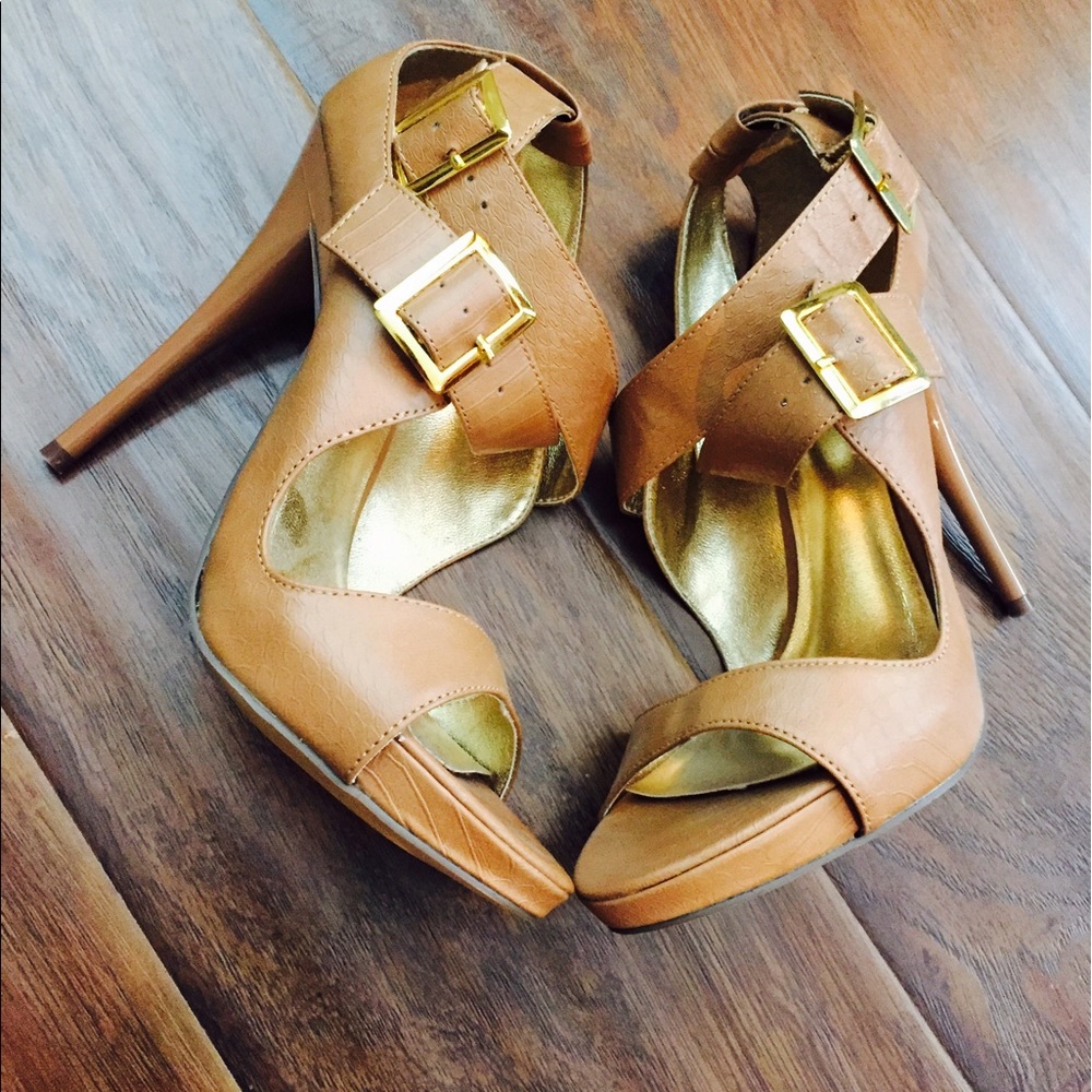 Tan Michael Antonio Heels with Gold Buckles Size 7