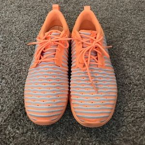 Never worn nike shoes