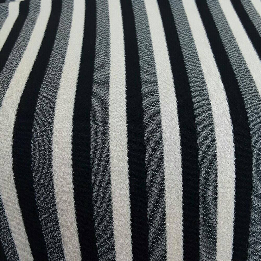 Striped Crop Top - Picture 3 of 4